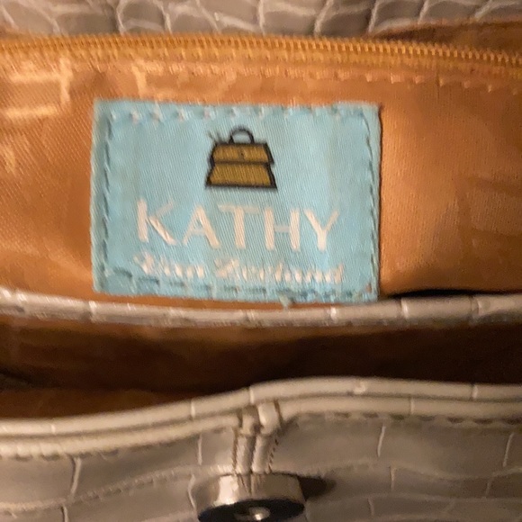 Purse tan color - Picture 2 of 3